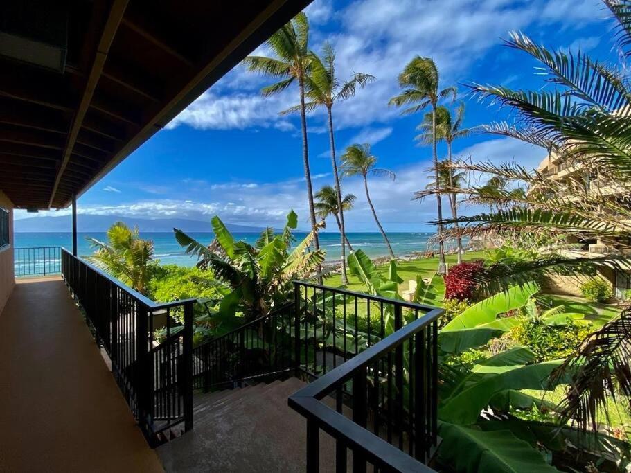 Appartamento Oceanfront With Aircon-Hear The Waves-Amazing Views-Wifi Lahaina Esterno foto
